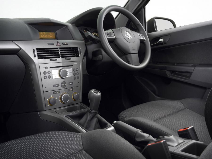  Holden Astra Wagon 2005 года  (фото 2 из 16)